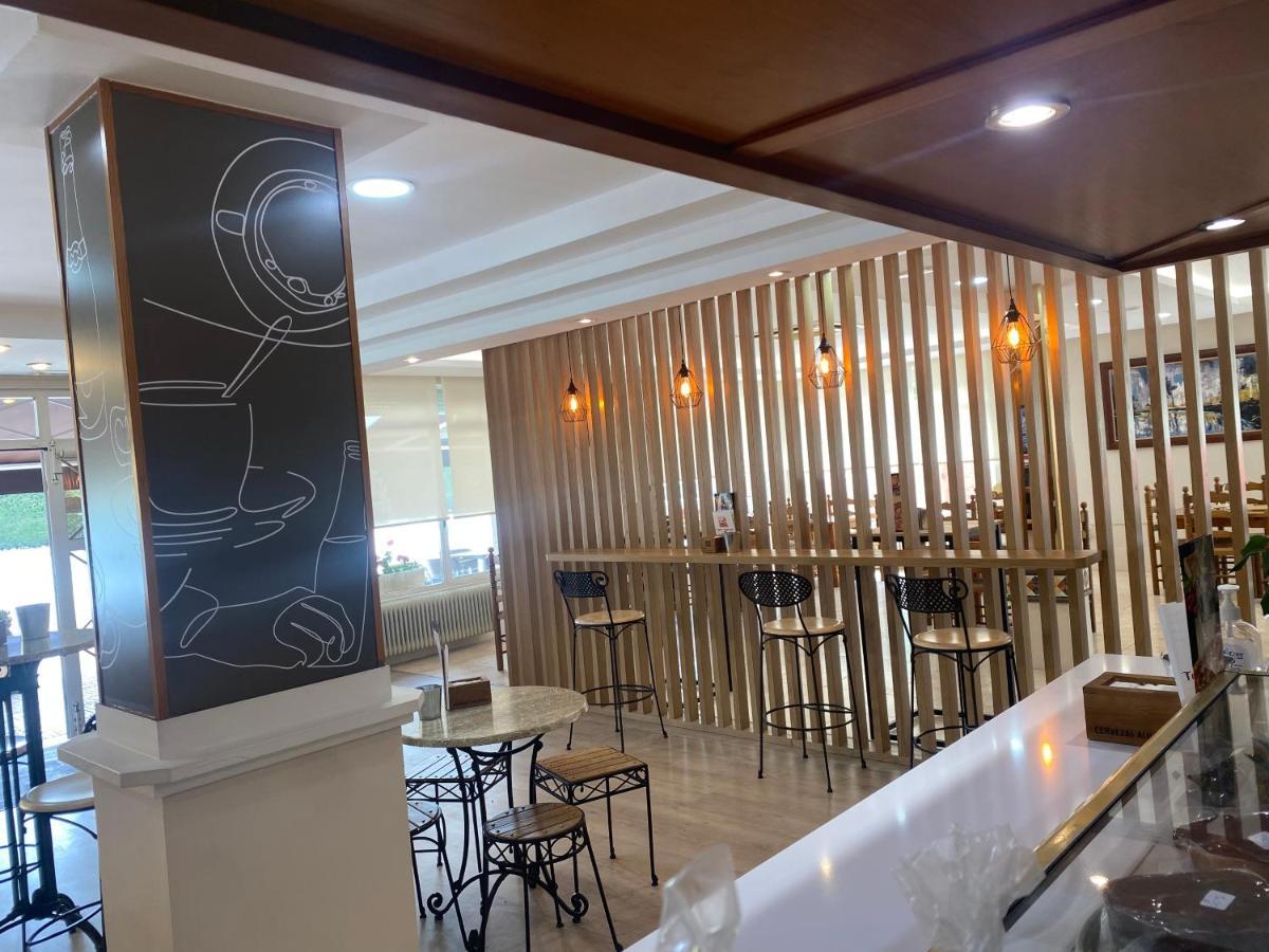 Hostal Restaurante Rio Ubierna Кинтанилья-Вивар Экстерьер фото